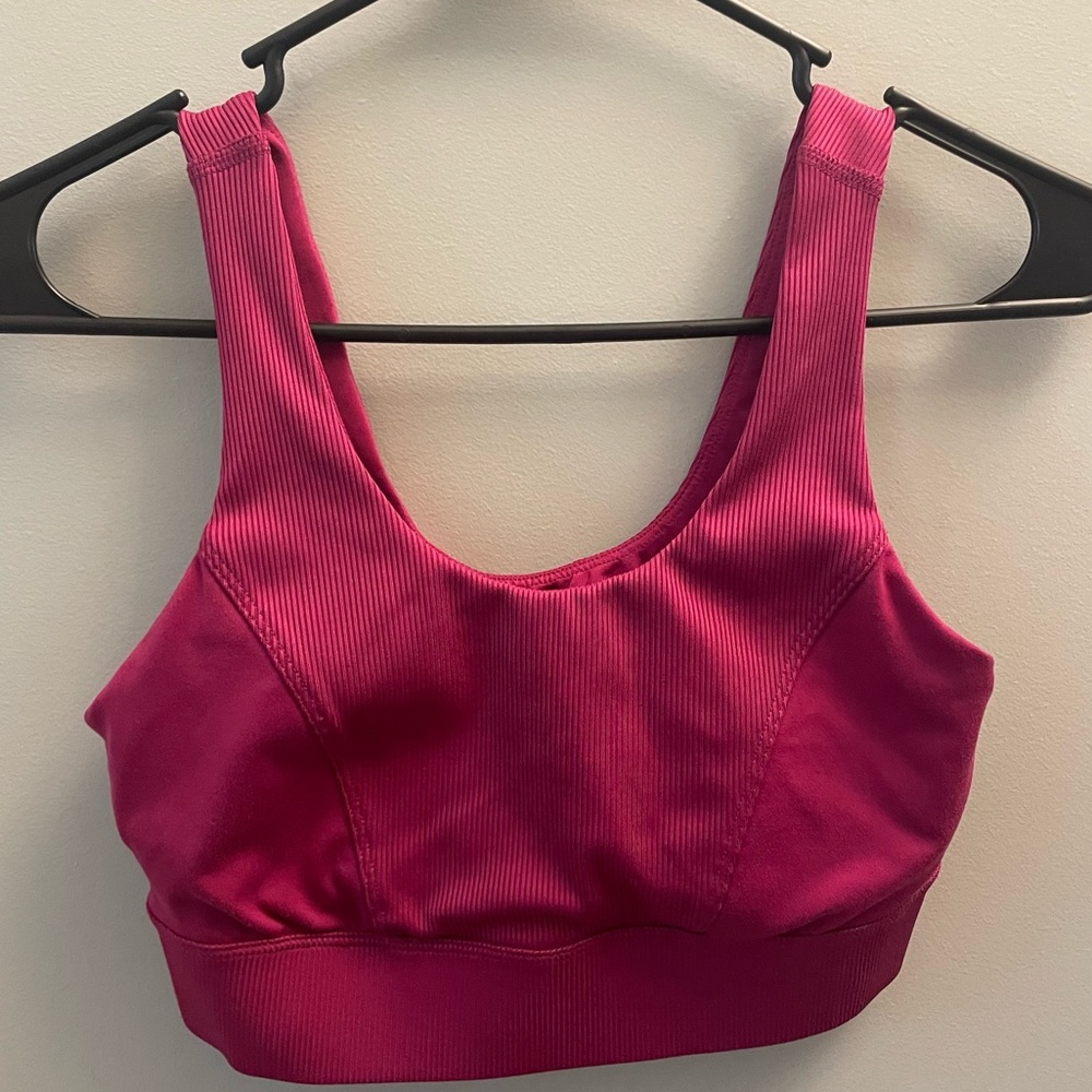 pink sports bra w/ padding